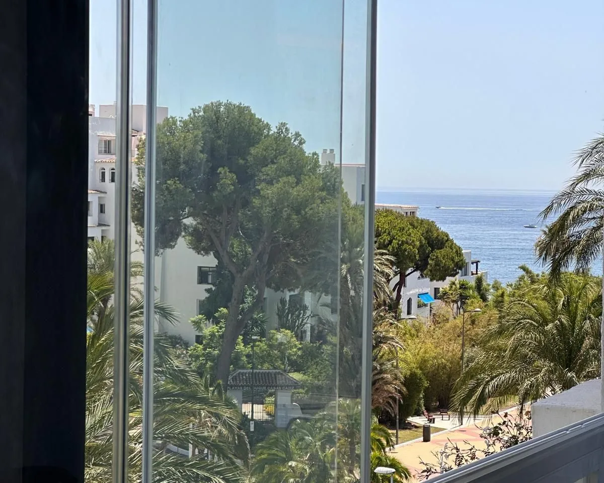 21cab7b0-b118-4251-8d72-cfb5e3a19081