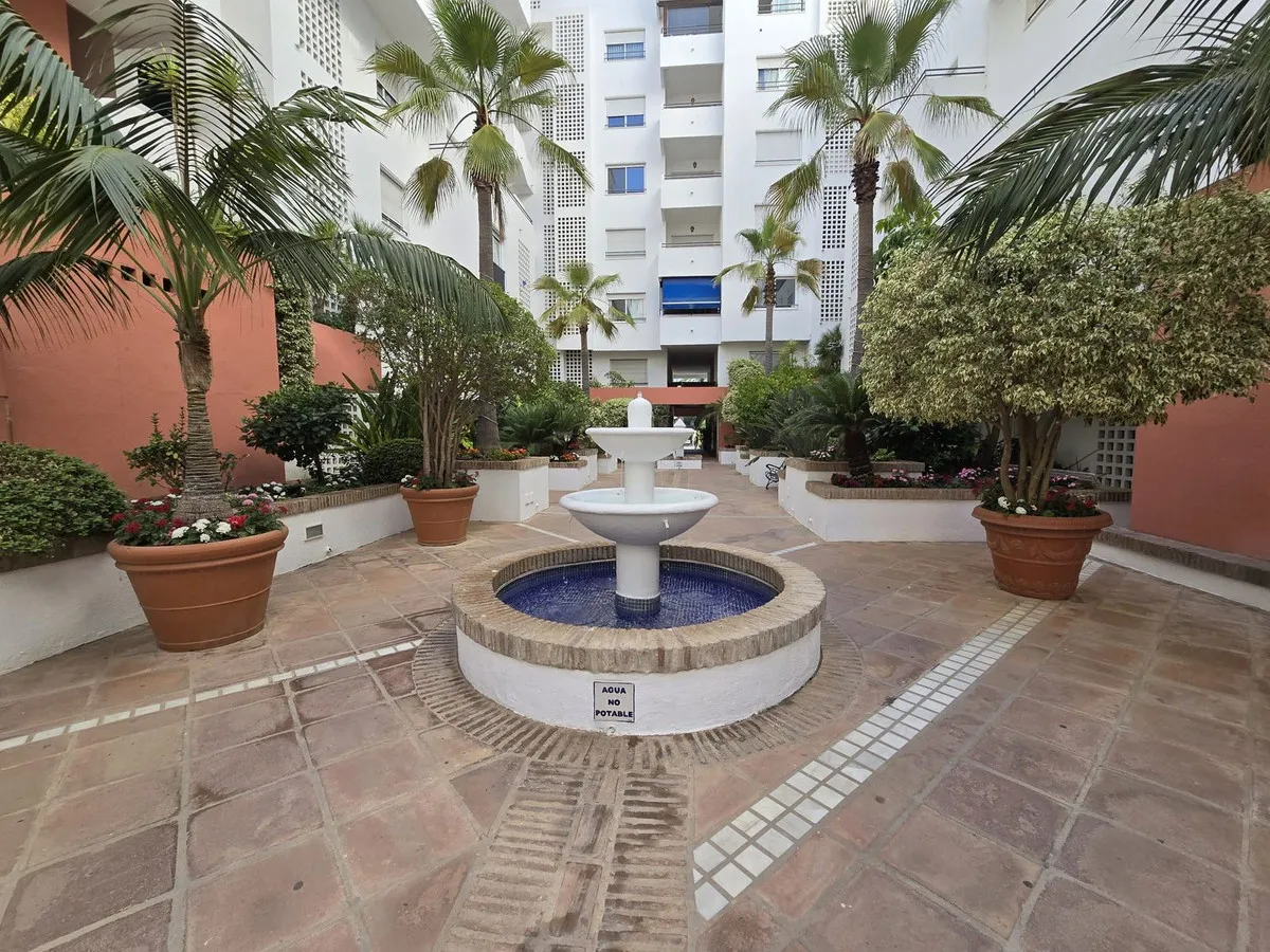 b462ed75-5ea2-4a72-b834-e02714d372f8