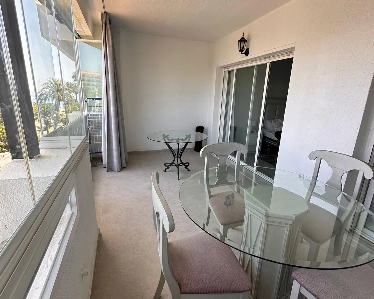 c6d9ea74-1bd7-4e35-8683-a1700edb3a5e