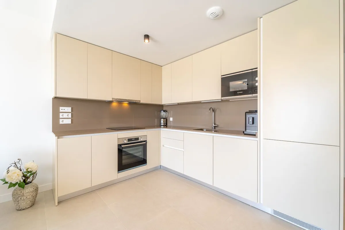 27908e86-8dc8-401b-bc34-8e4aac6af665