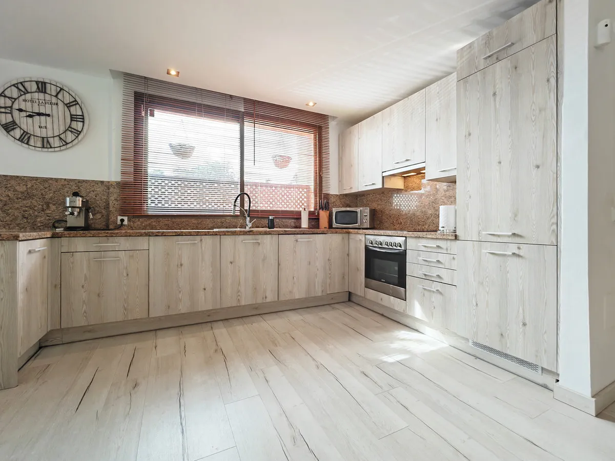 0006894e-c4b2-4340-a908-ac724c574a3f