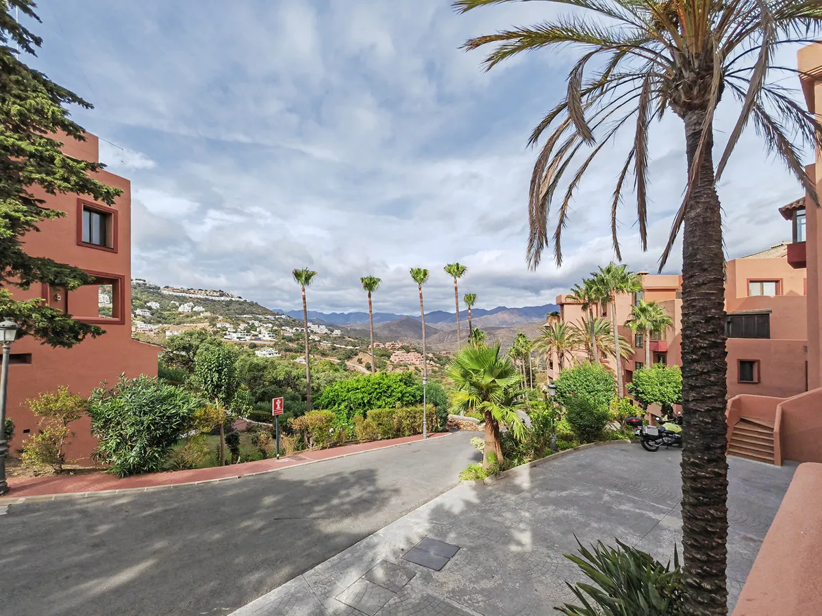 0bdc3b0d-09eb-469a-be23-8756a659b583