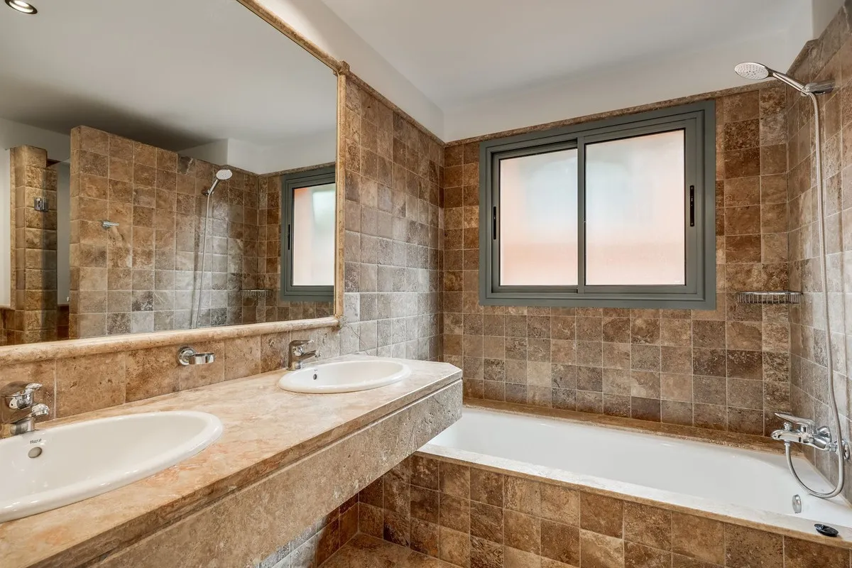 0f82d7cb-418b-44f5-b06f-2a4cadb6258a