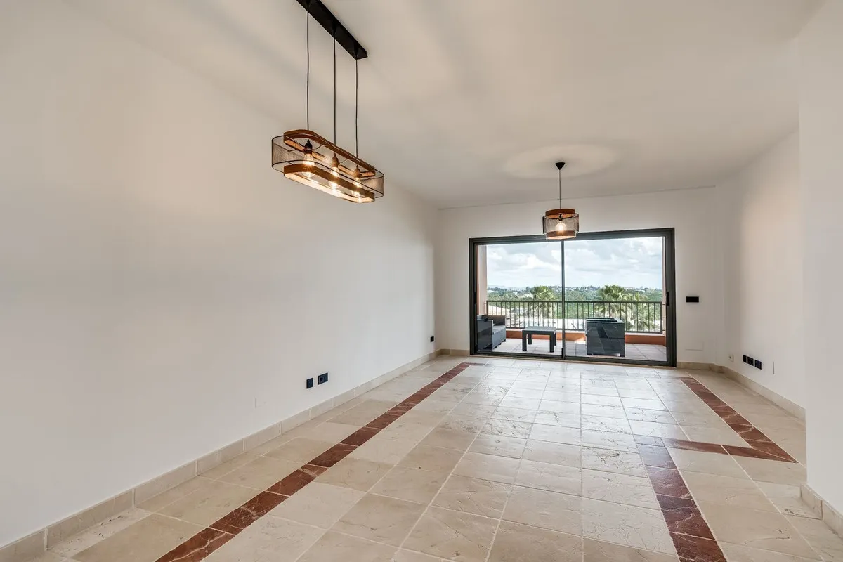 220b2b44-5e2e-420b-9b49-925c898bb112