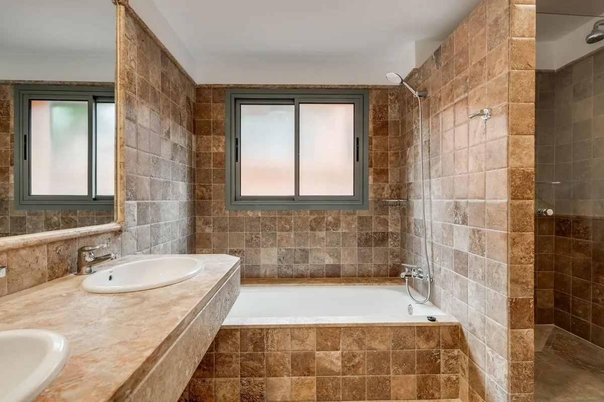 9d97f061-380a-42f3-8fa3-4233b17316ca