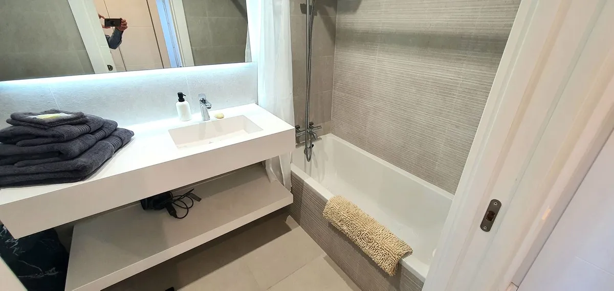 383e8c3f-33f5-4e46-8f24-b3c889defbbe