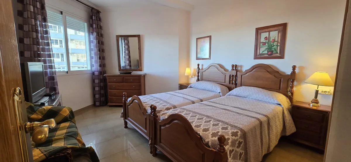 5727f662-9a00-48ba-ab0c-9c678240d865