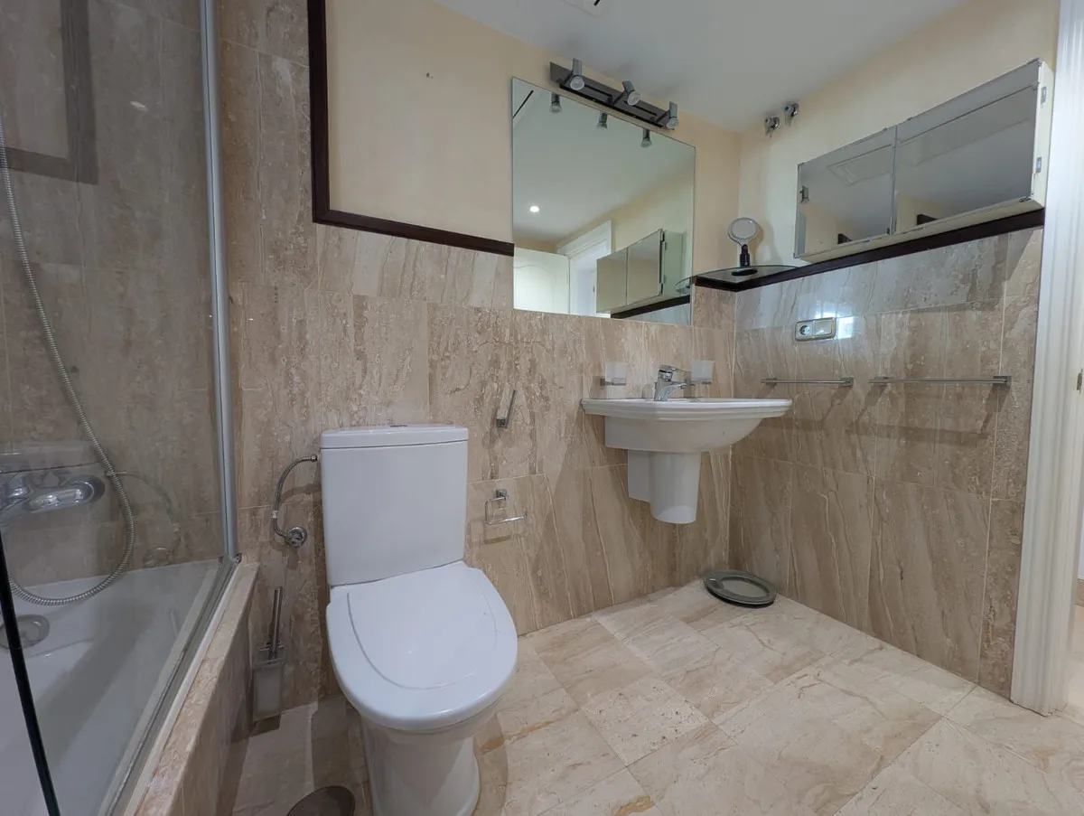 16771018-d1c1-4128-9ab5-97caef1e30bd