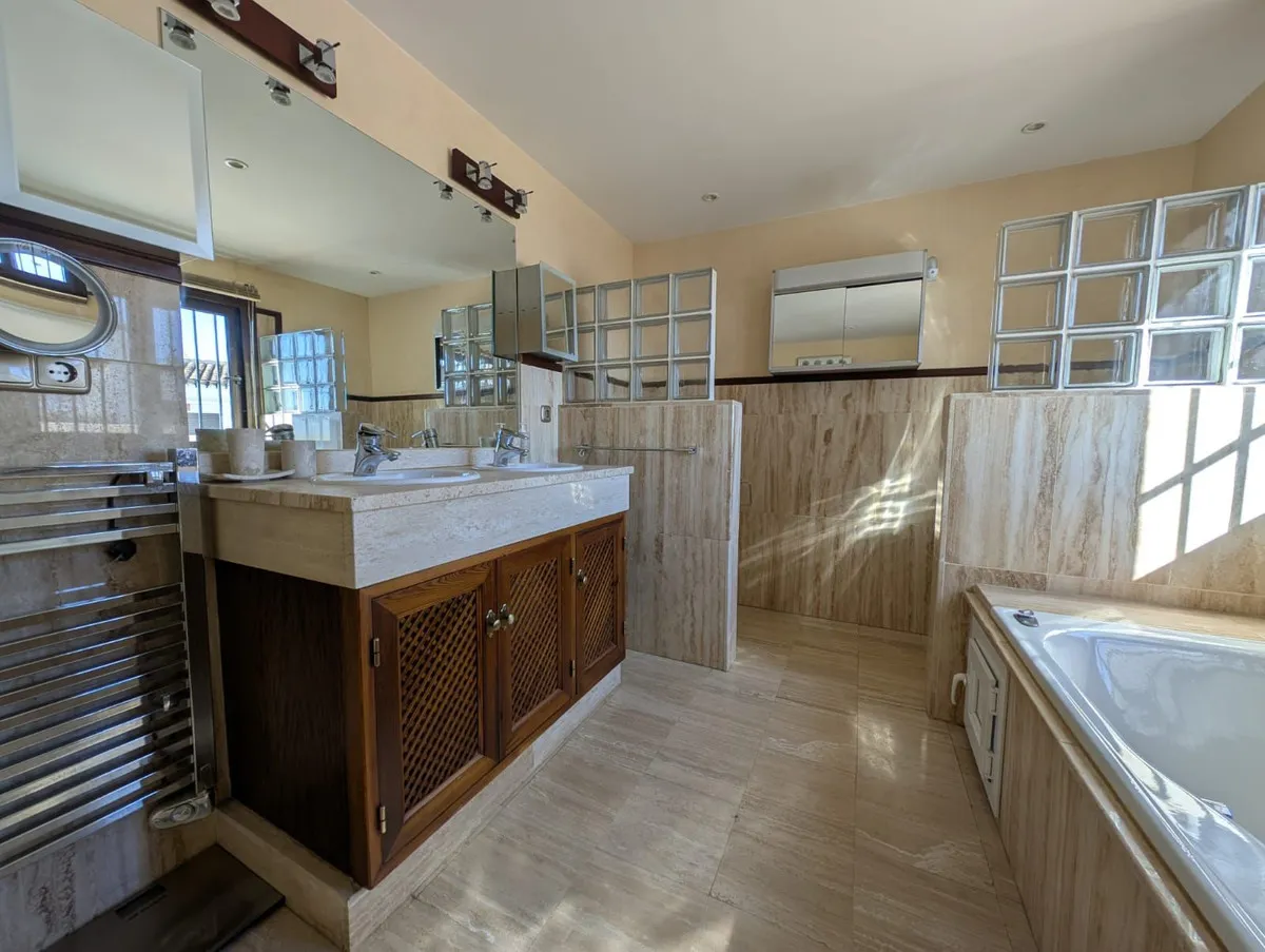 92ba86df-3f8a-45d0-8dad-c9076f1b5130