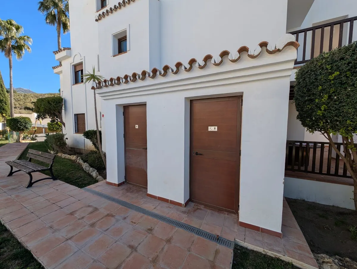 f7d4073e-b4e3-40ff-8d6e-8f8d0ab516f1