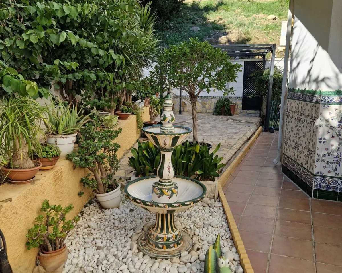 805e197d-56ef-40bb-ae81-72dc50fa6033