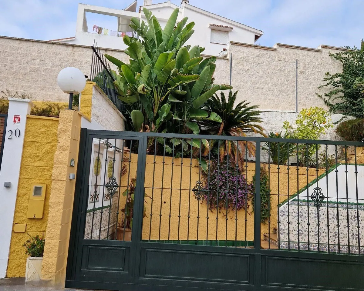 c6d4a873-01ab-4912-9c53-c6c6826431a6