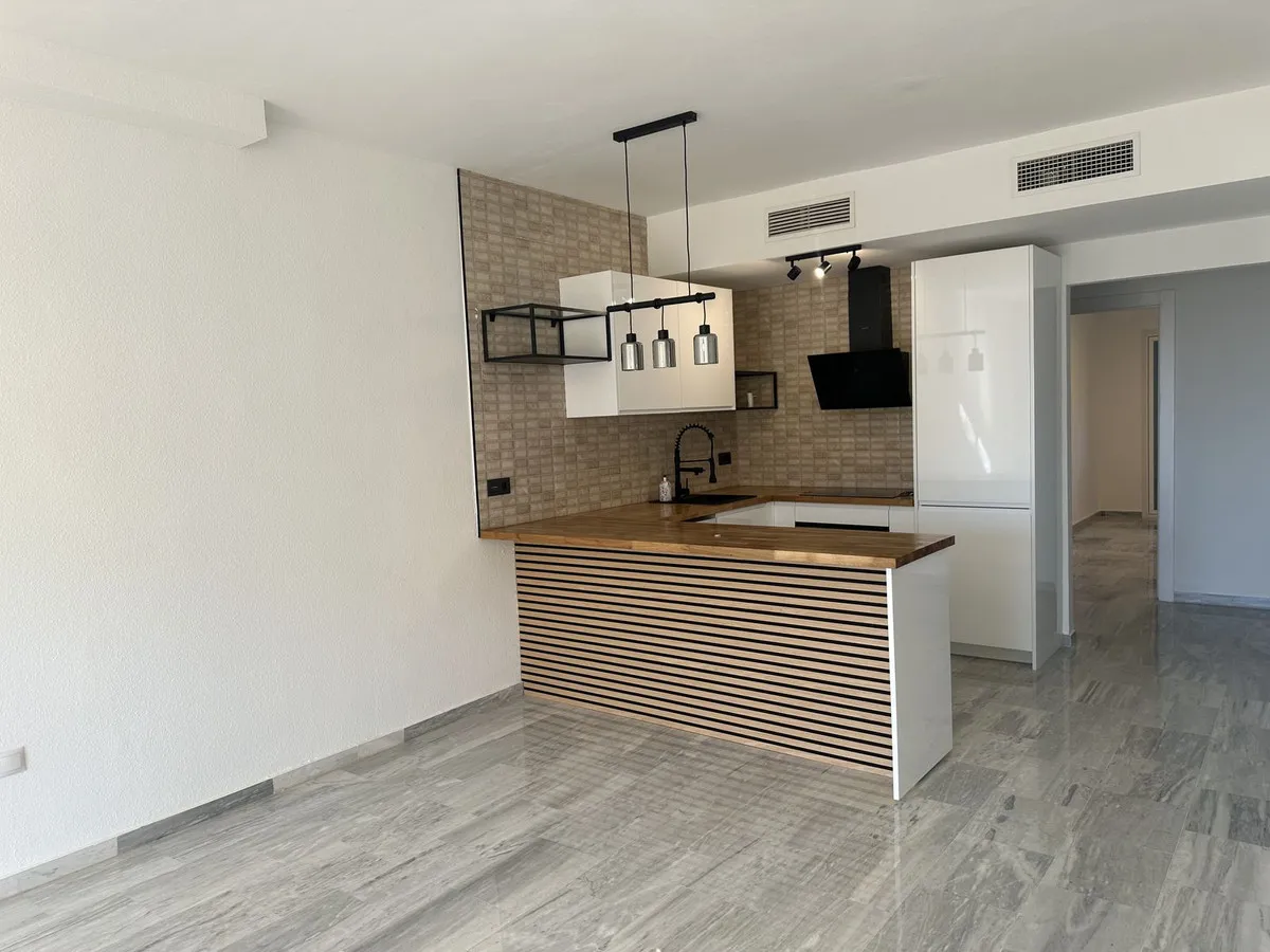 c9fea520-5920-42d8-9475-c53b874eb348