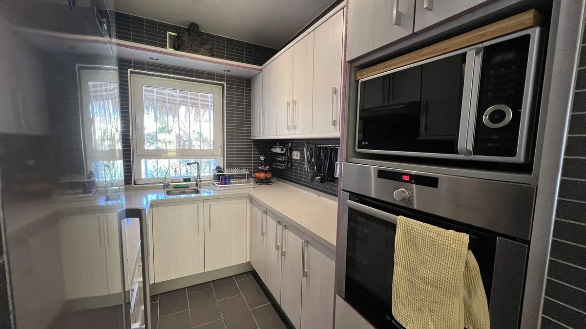 09d0b7dd-2033-43a1-9278-d0b547043c3e