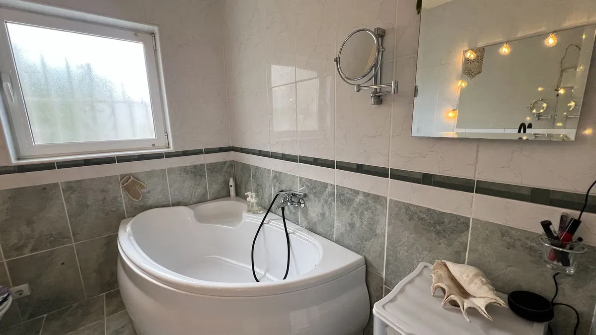 87a998cd-af9d-458a-8b5d-c139a4b053e3