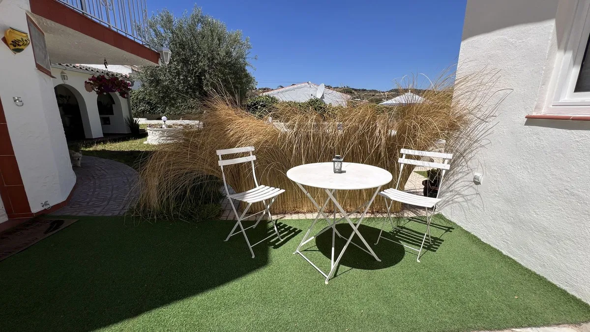 b77e4df7-e069-48e5-b395-8d5fb9a33a31