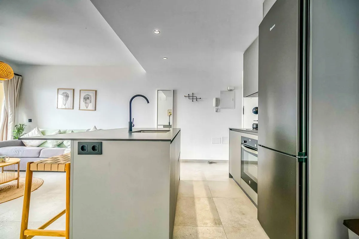 12b8685b-3a8a-4b89-8b36-9c2daa5970e3