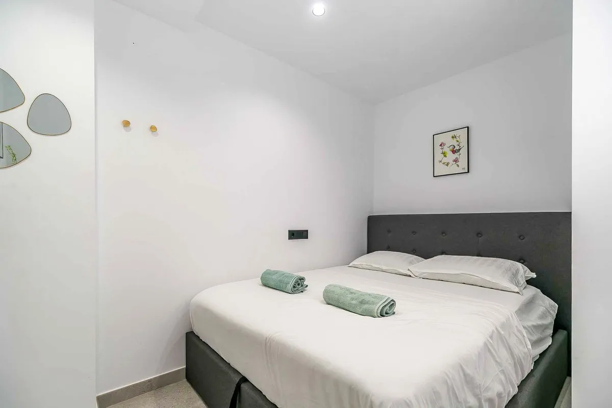 33ce9d0a-b49d-43e9-82a5-77fe4a9cf184