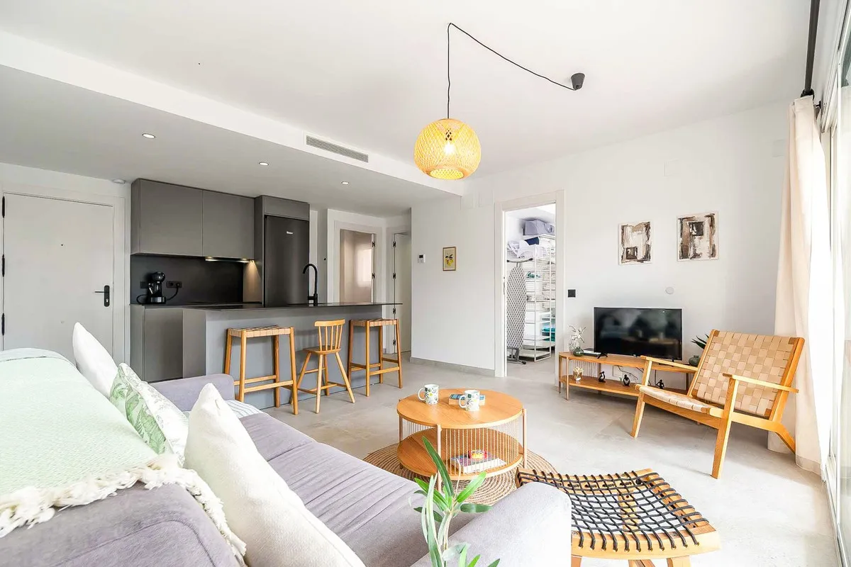 894c9e37-b385-4dca-bc74-4da24a5645fa