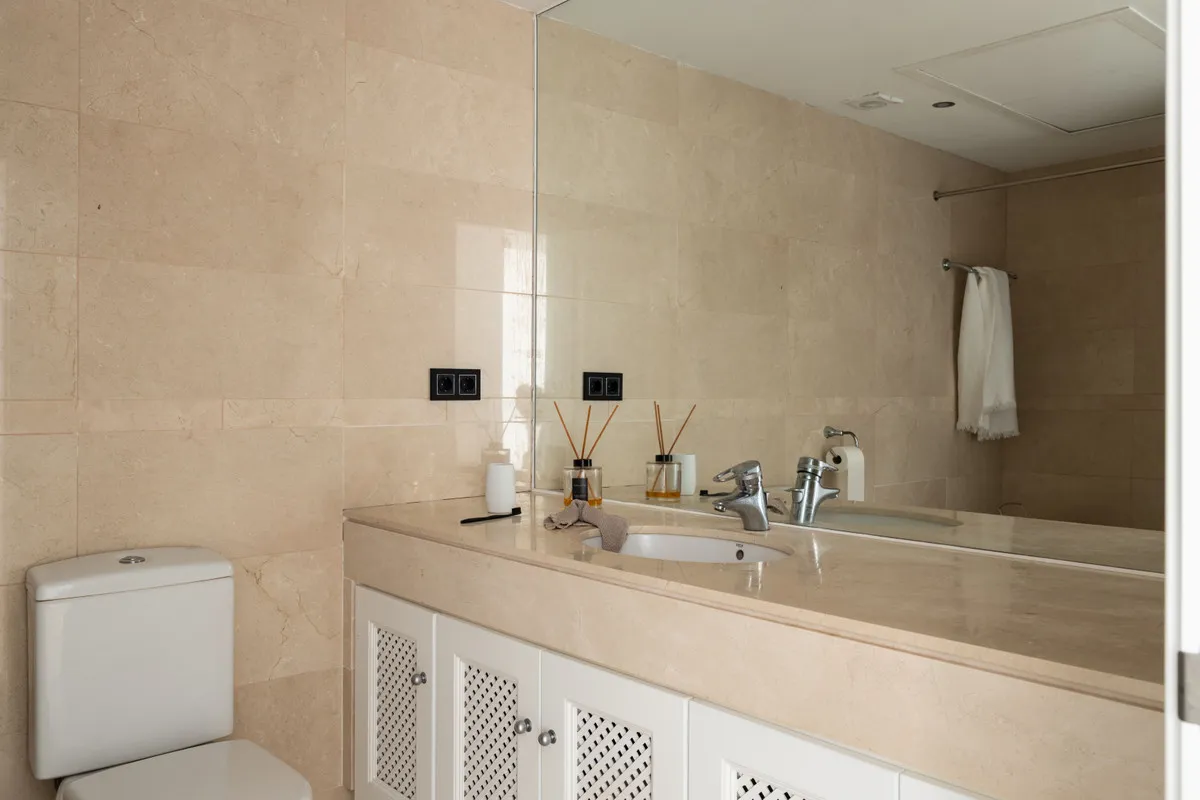 19a794ab-6824-44e9-8048-b9959b647f0f