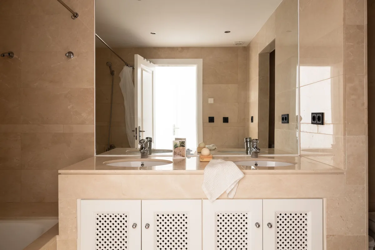 df422d2d-9074-4e43-bb5a-18c47015de83