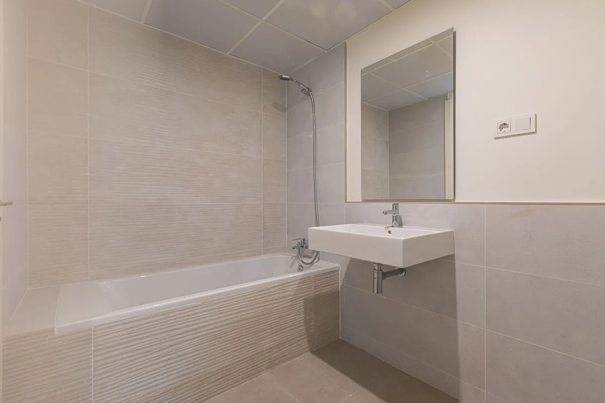 716b549a-3110-4dc9-ba9f-4f553875963a