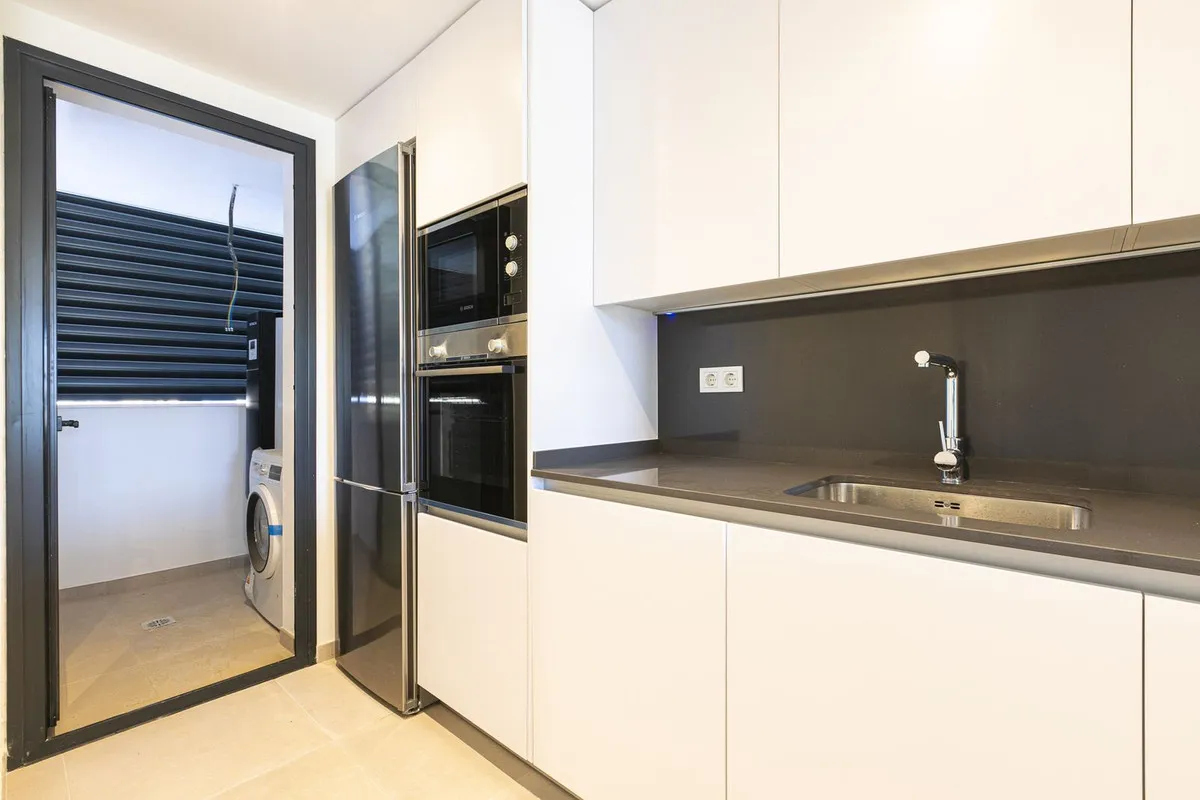 eeaa9474-ffbd-4a61-8c5d-a87eef1330b8