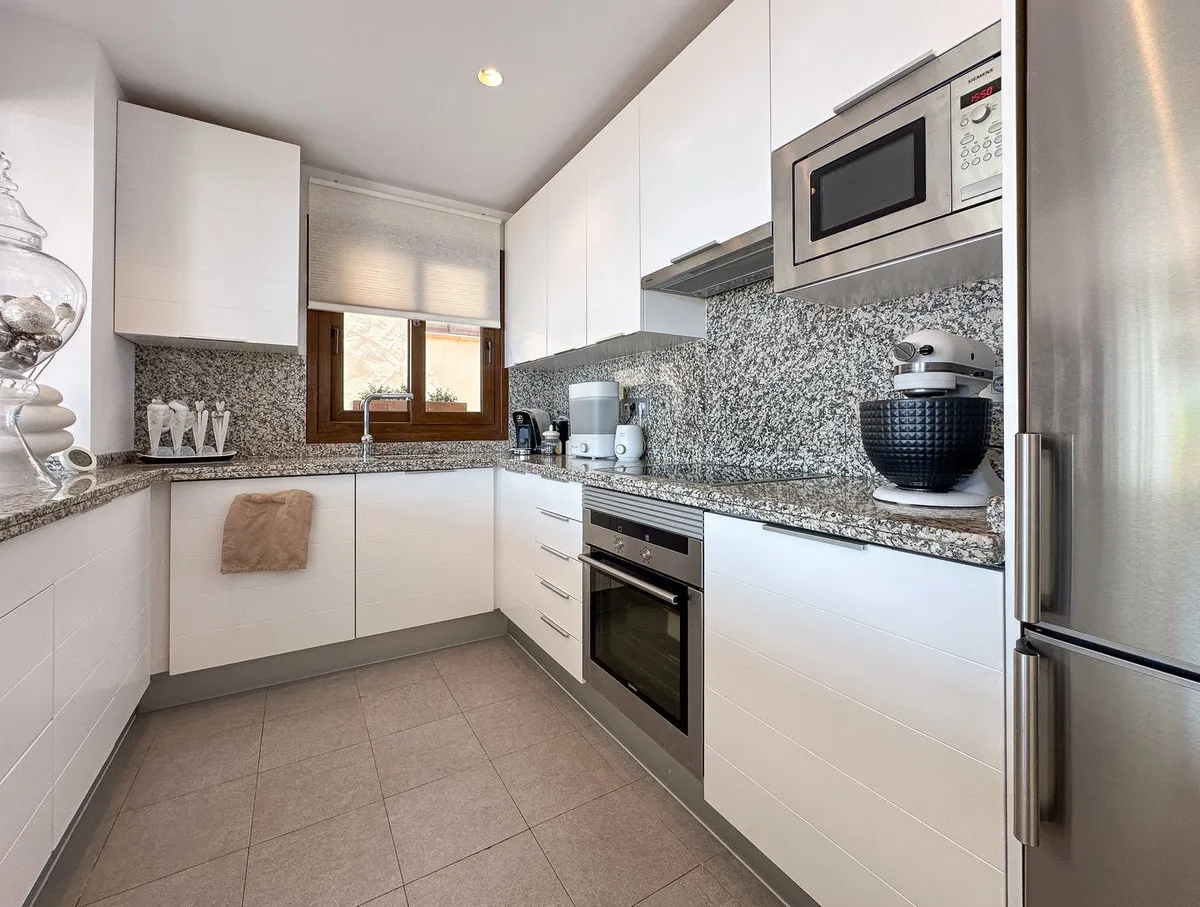 302c5895-0675-4bba-bfa6-e558c55f8bd3