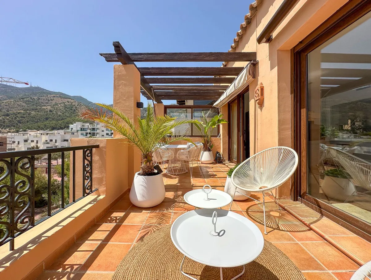 6cd2d8c9-8250-4b7f-a303-f9f7b8e1d927