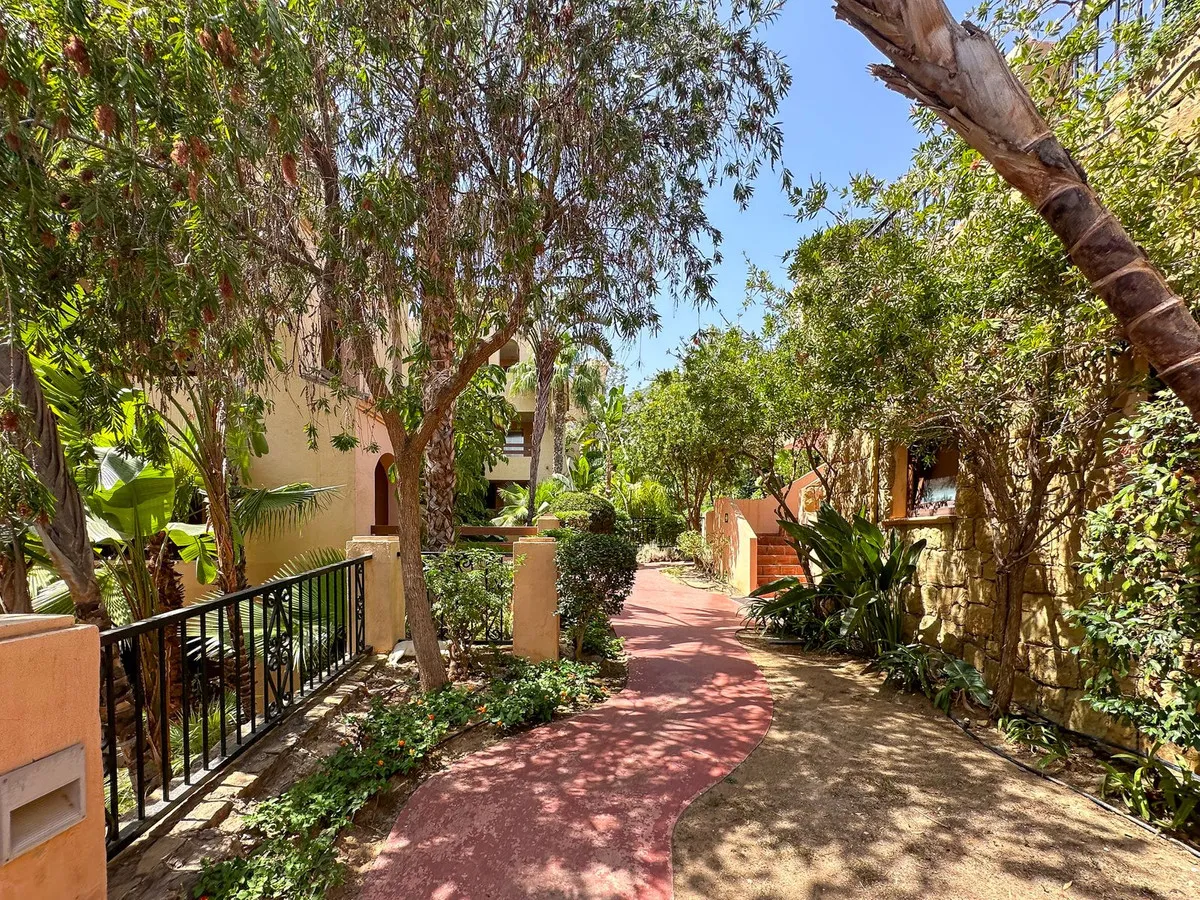 8af746d4-5ad3-4ea3-aff9-92e922e076af