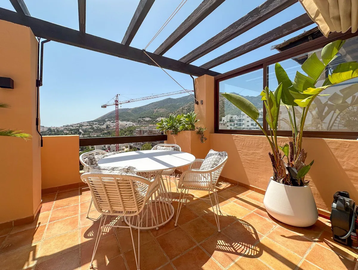 c6f8e214-7fe6-40d1-8212-9c7918ad558a