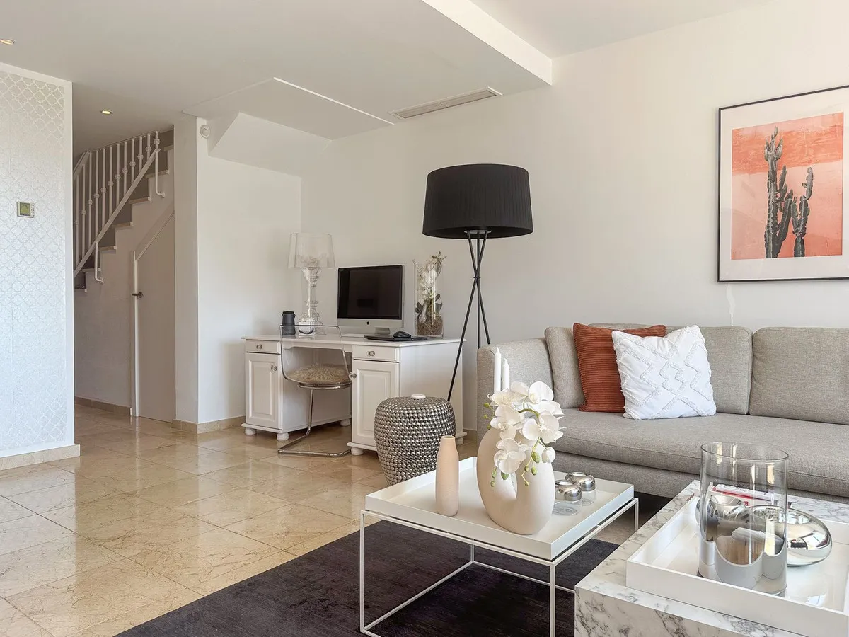 fa814e8c-94c2-496d-8ef1-a9d87088d970