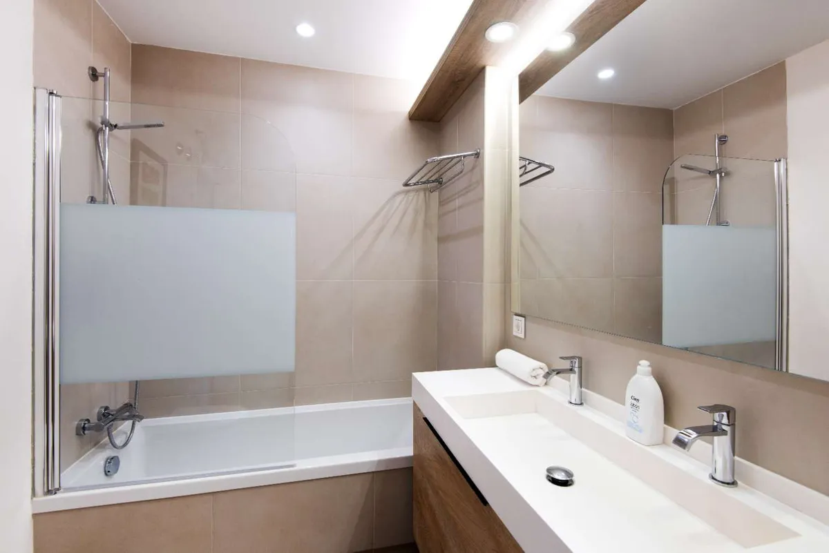 825a7711-14bc-4136-b914-2ab45f63c61a