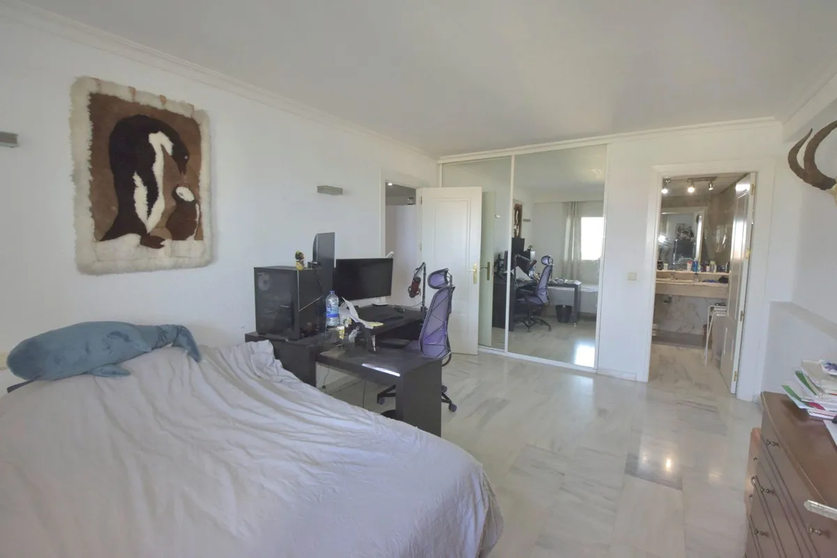 25e78fe9-1dab-4e78-98ed-ff1f79c082d0