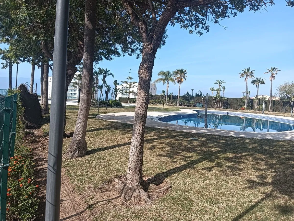 8b85dc8c-884b-4287-b3f4-cb3bedf3a06c