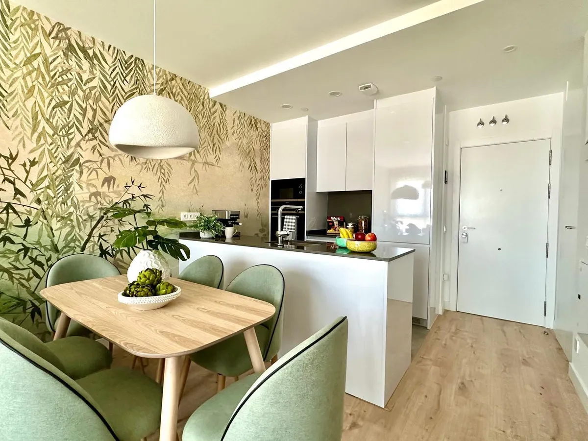 c989eab0-da2d-41a6-872d-6b66d5bd9aae