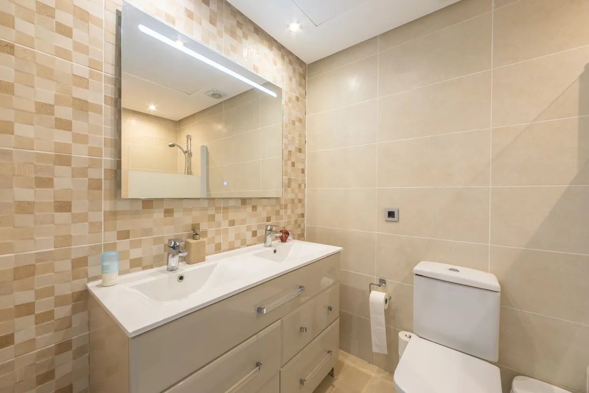 4f00c02c-8279-49b7-8aec-24335cd4a4b8