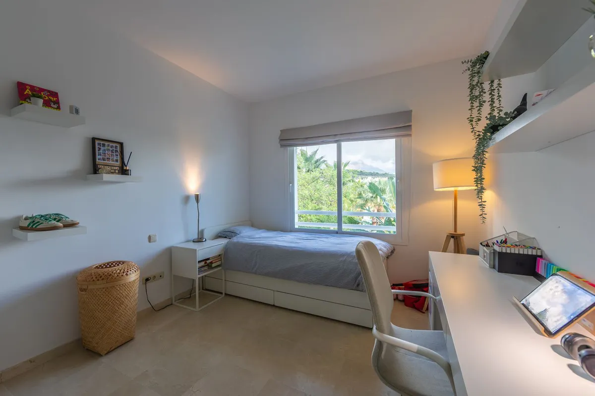 59ff1a90-5e52-4b98-9a40-f809fda77f9e