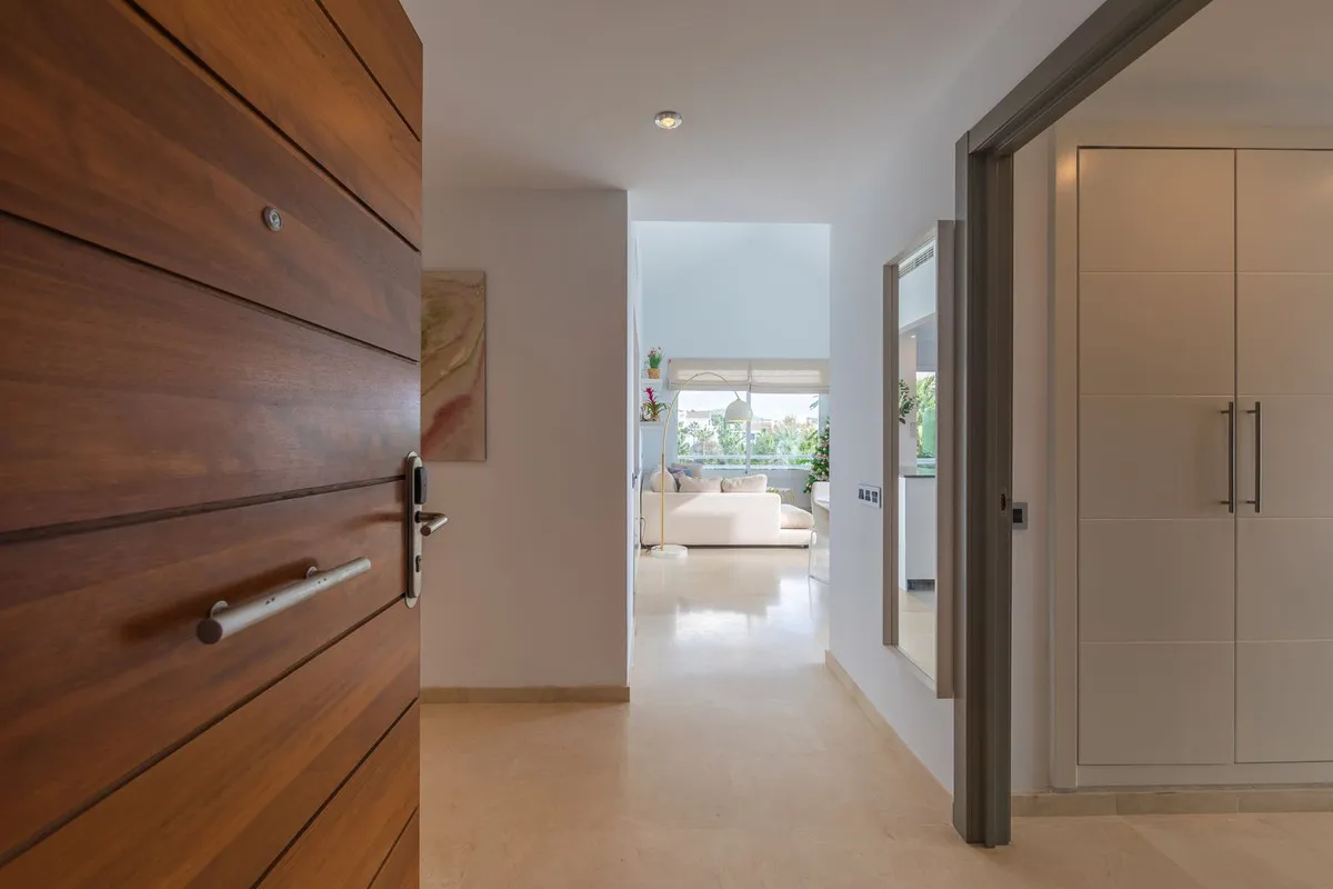 93b7a9b7-c9cb-4d54-98e8-d7e7bead2b02