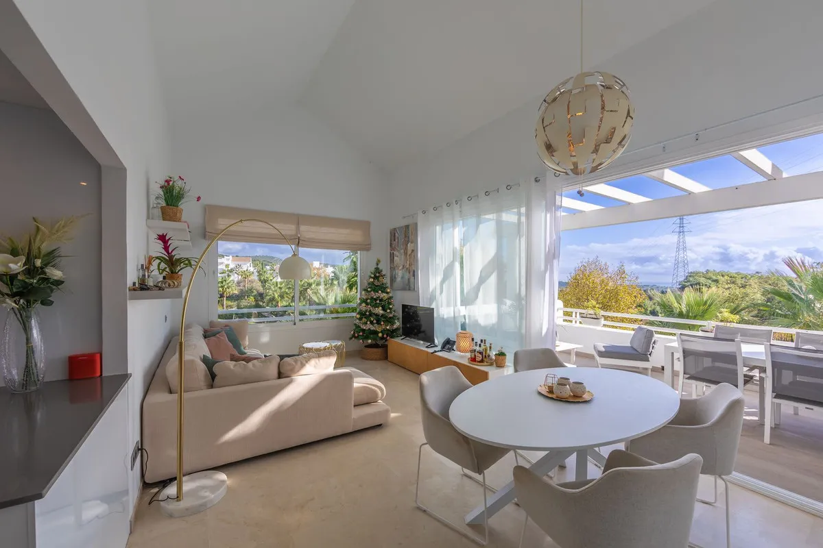 b643579c-e82e-4e31-aba7-797028847885