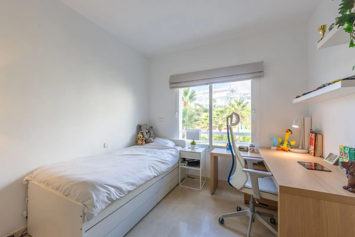 efb1743b-adde-4da8-a34d-6346f21ac3be