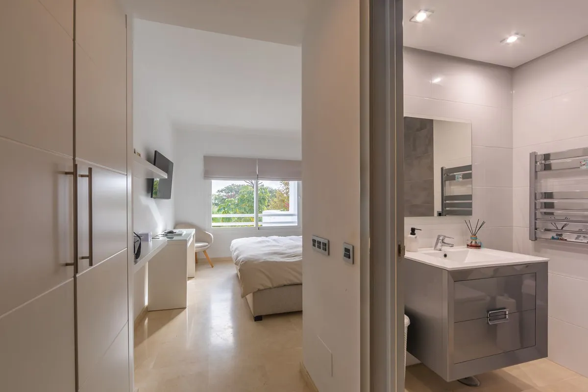 f4bd6ef6-e956-422f-a878-6d9bcb56fb9b