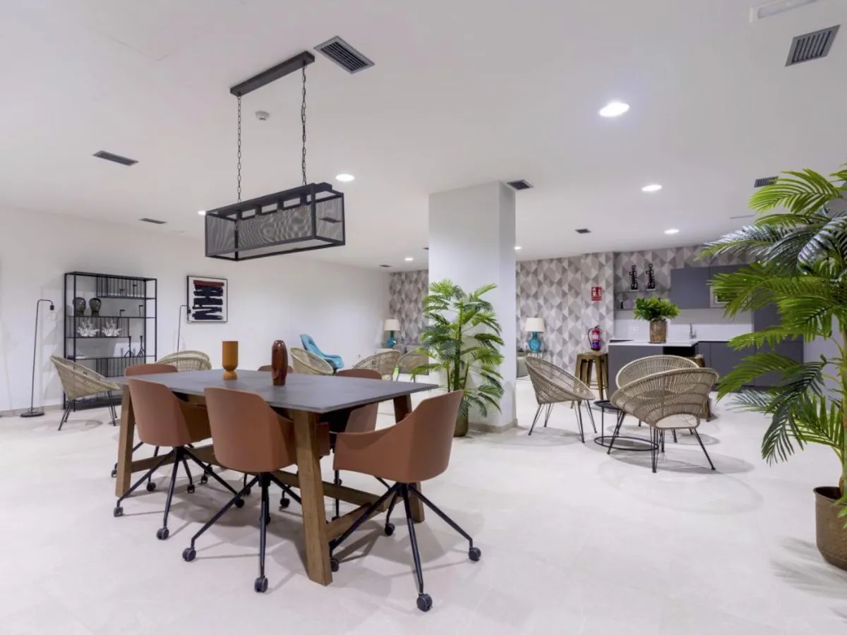 605c94f9-c3f8-42b2-a933-c099b9908bfc