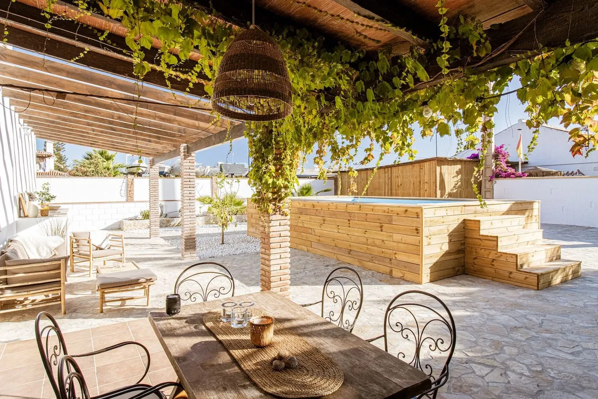 4b93ce12-0885-4d81-8a61-f33071008762