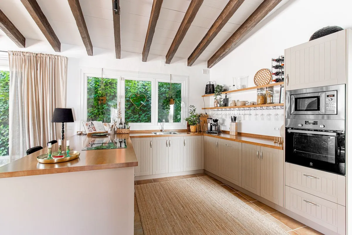 9353d572-dfa9-4df1-8e42-9996de522285