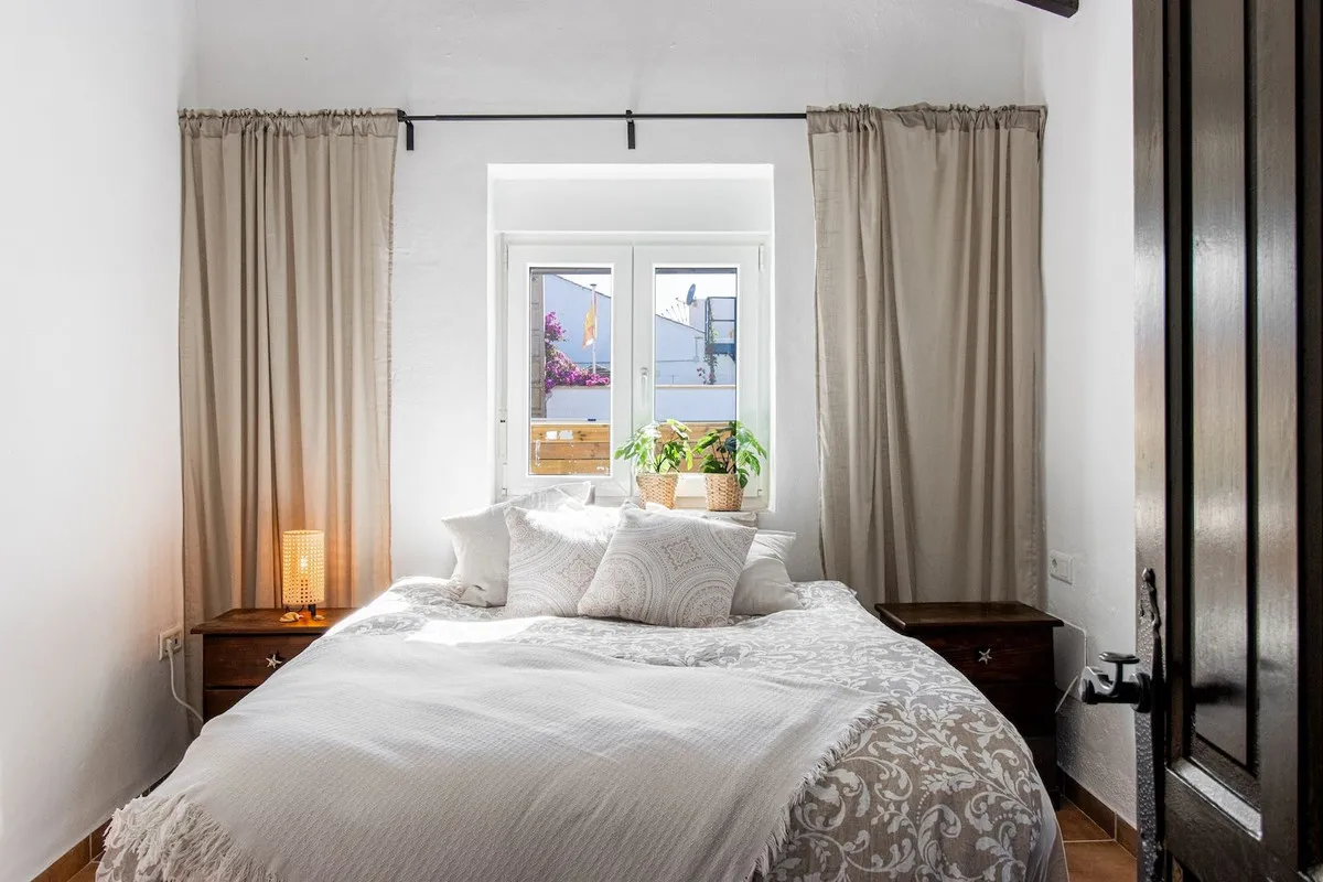 eb498228-83b6-4b05-bdef-8128453cefa7