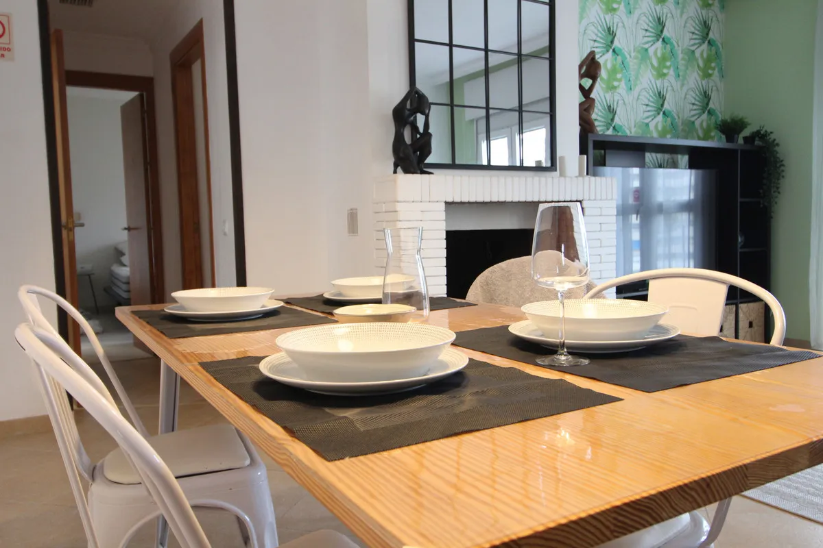 e7a564f9-1f31-446e-9850-165029ee6f4d