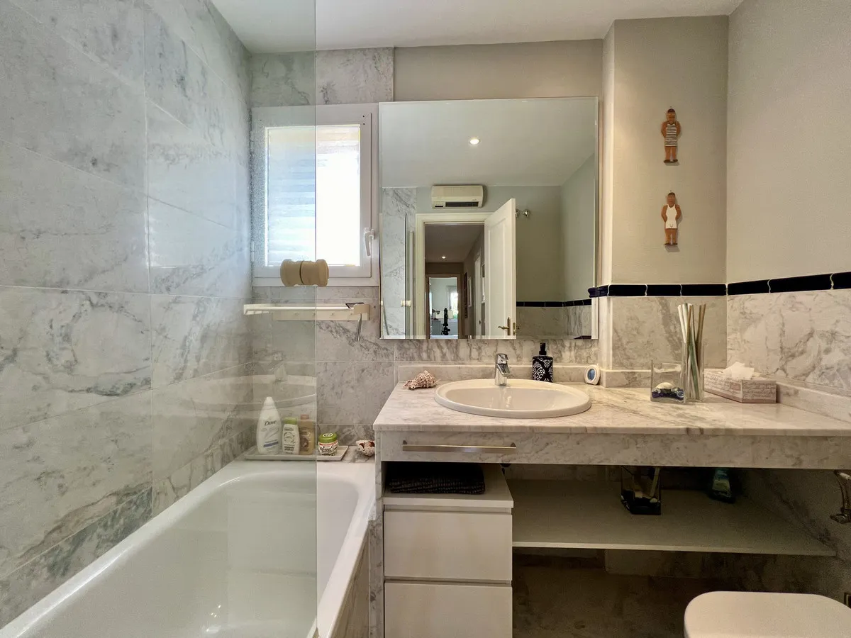 2760e296-8b78-451c-a692-5f63f6a2b4b3