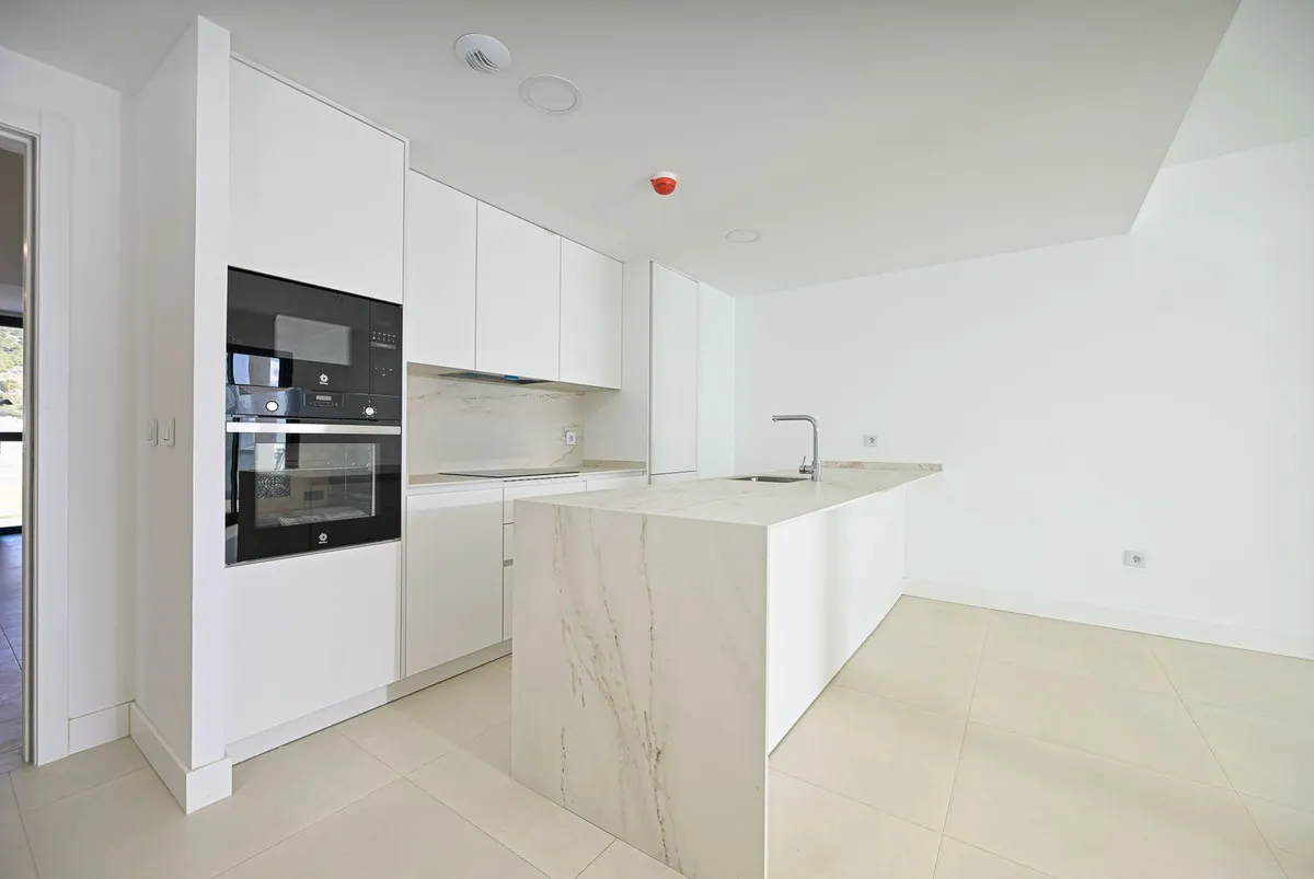 b6151e31-bf36-49ff-bb22-cdfddb6096ab