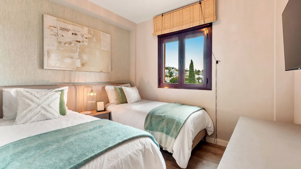 a9f935c1-894c-496c-a3c4-155d15e372ea